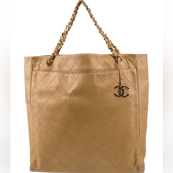 24k Gold HW Chanel Tote Bag - Picture 4 of 17